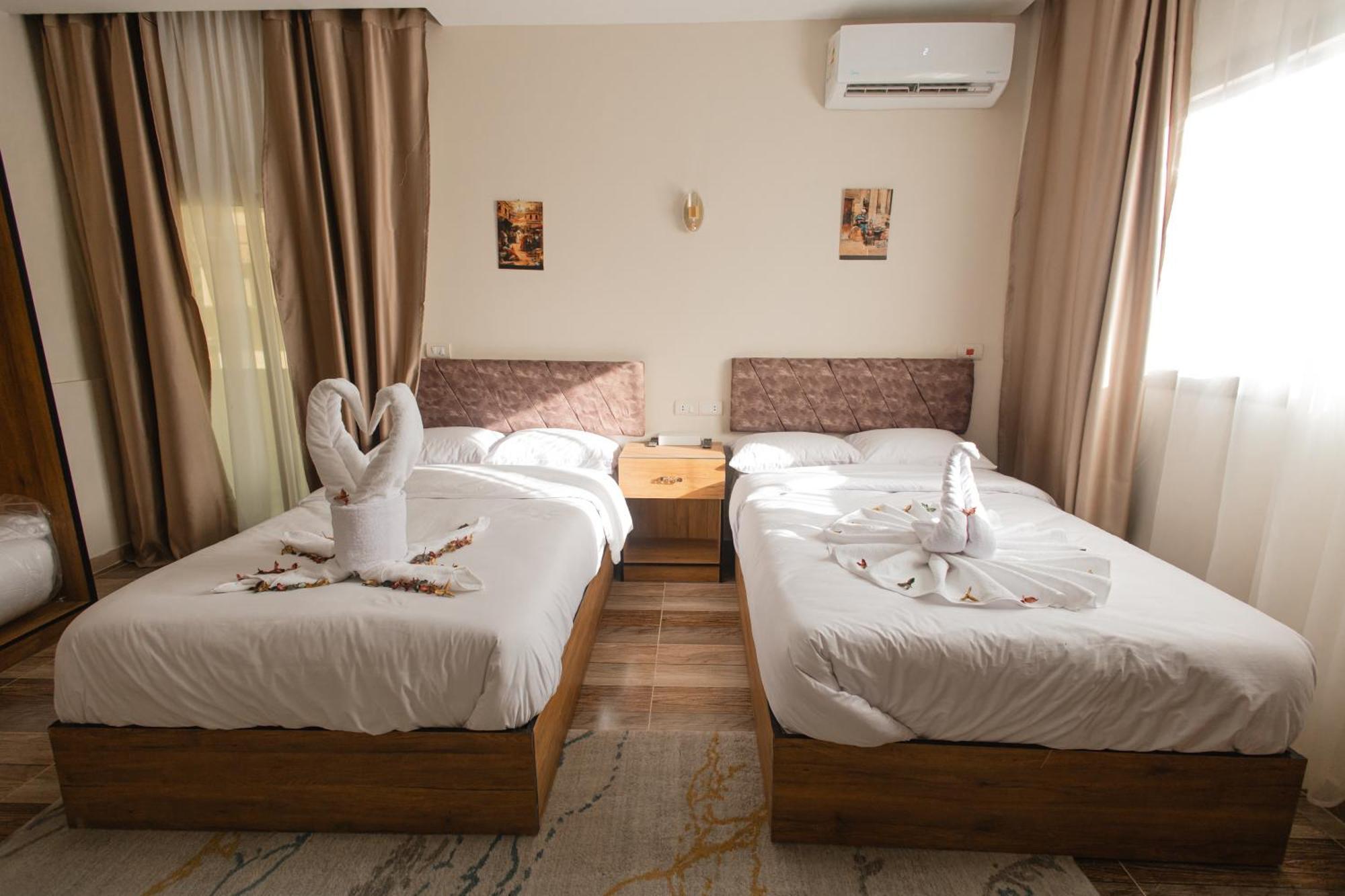 The View Pyramids Hotel Kafret el-Gabal Exterior foto